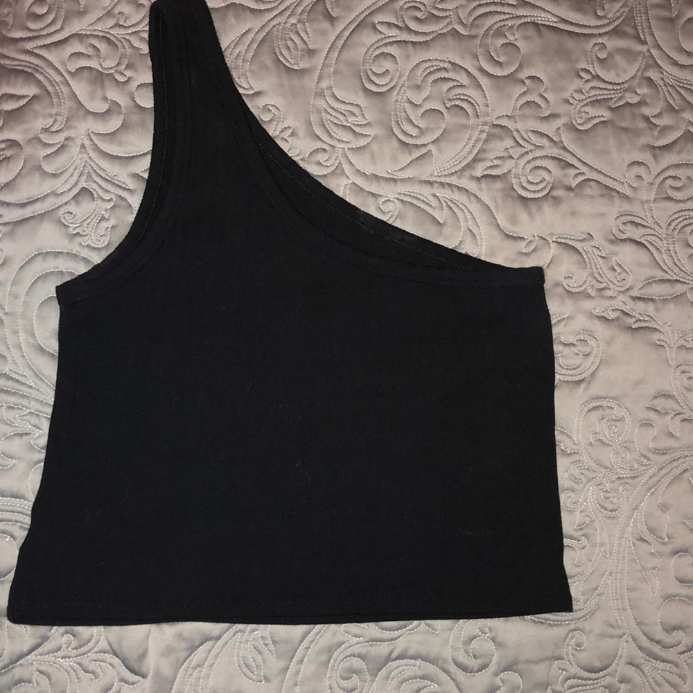 American Eagle One shoulder tee